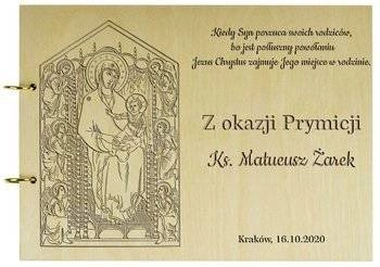 Naturalny album poziomy z personalizowaną okładką - Prezent na Prymicję 