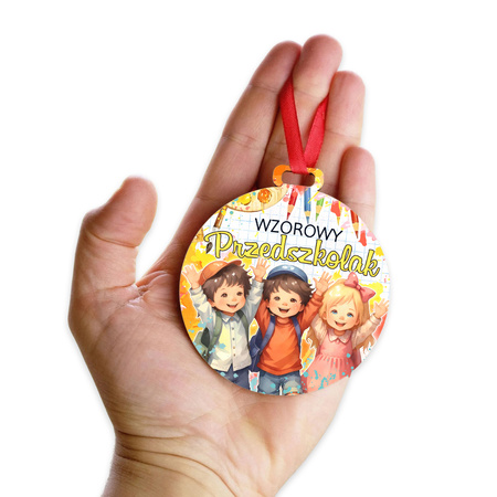 Drobny medal dla uczniów i dzieci na pasowanie