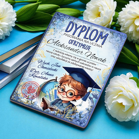Kolorowy drewniany dyplom – idealna pamiątka szkolna
