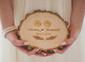 Podstawka na obrączki - drewniana, rustykalna