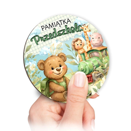 Drewniany magnes na pasowanie – wyjątkowa pamiątka