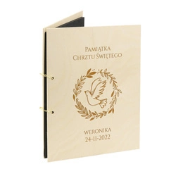 Naturalny album pionowy z personalizowanym grawerem - Prezent na Chrzest Święty