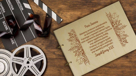 Naturalny album poziomy z personalizowaną okładką - Prezent na odejście z pracy 