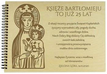 Naturalny album poziomy z personalizowaną okładką - Prezent dla Księdza 