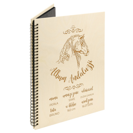 Naturalny album pionowy z personalizowaną okładką - Prezent dla Koniarza 